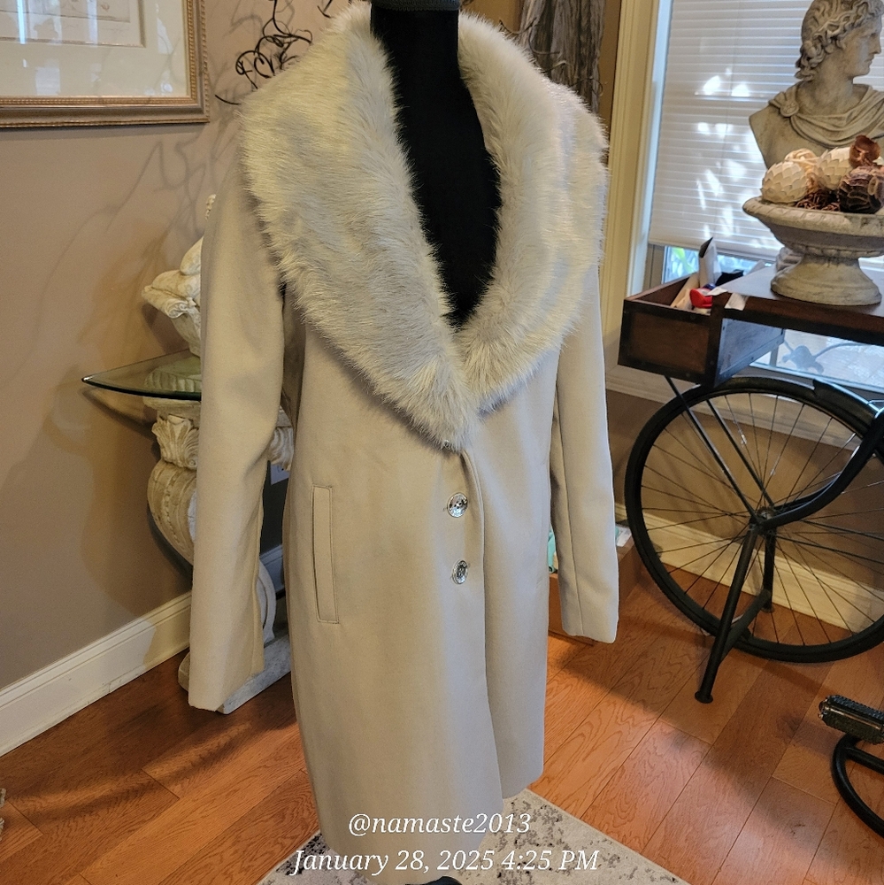 Guess Pea Coat Faux Fur Collar Designer Luxury Celebrity Winter #80